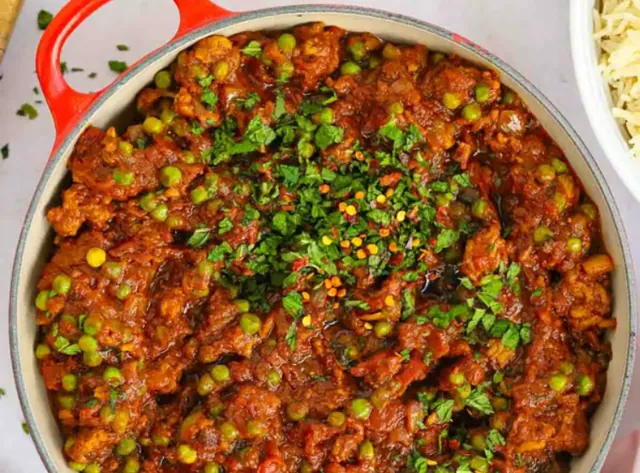 Lamb Mince Curry — Dabba Cartel
