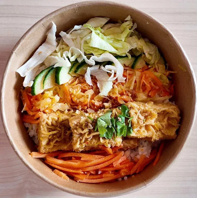 Tofu & Savoury Salad Rice Bowls — VieVegan