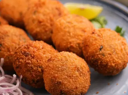 Paneer Cutlet With Coriander Chutney — Dabba Cartel