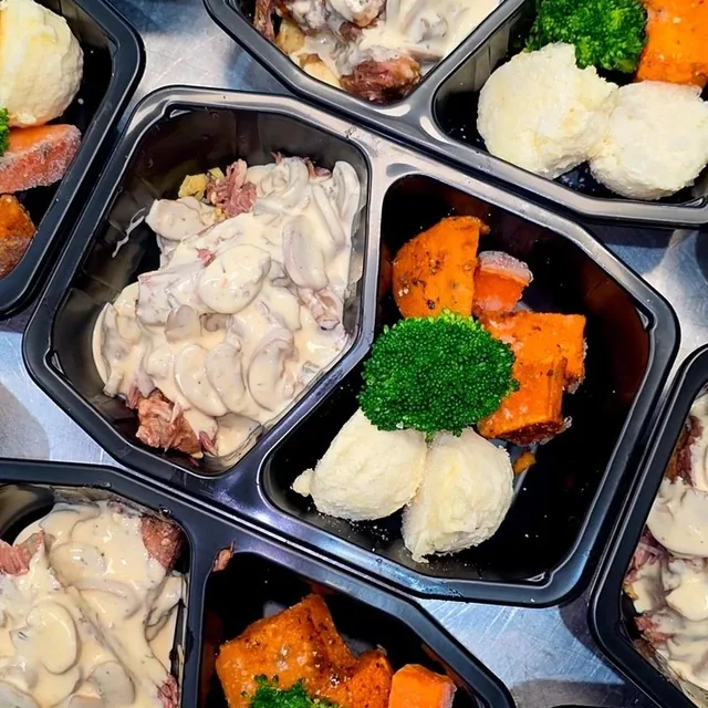 Roast Beef With Mash Potato, Veggies & Mushroom Sauce, Halal n Easy