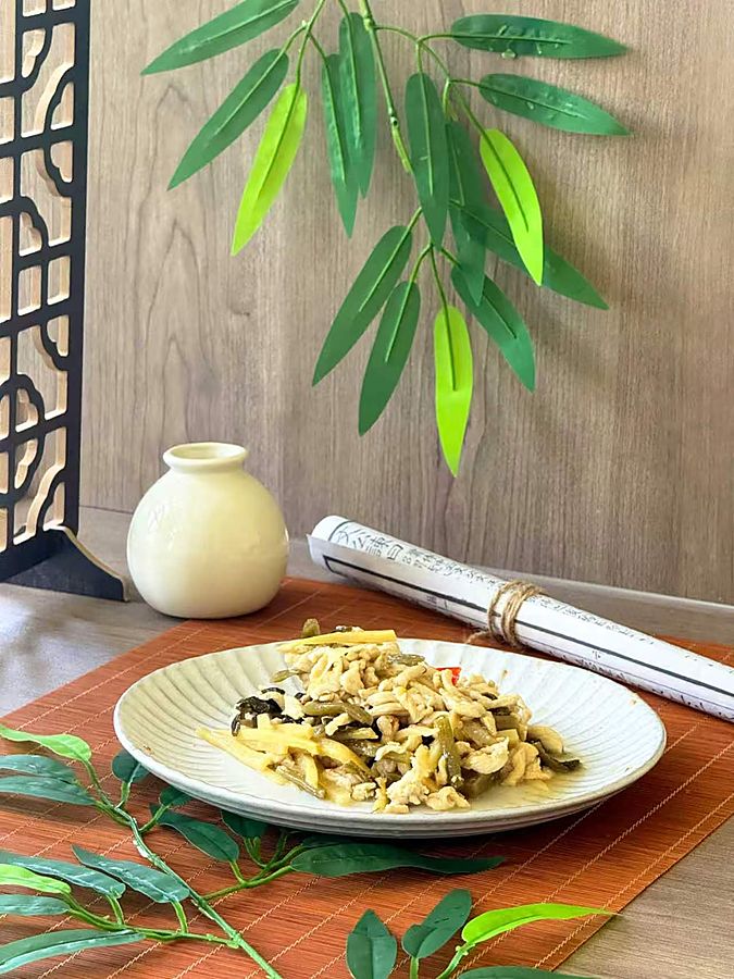 Shredded Chicken Breast With Bamboo Shoots and pickled vegetable — CHDS